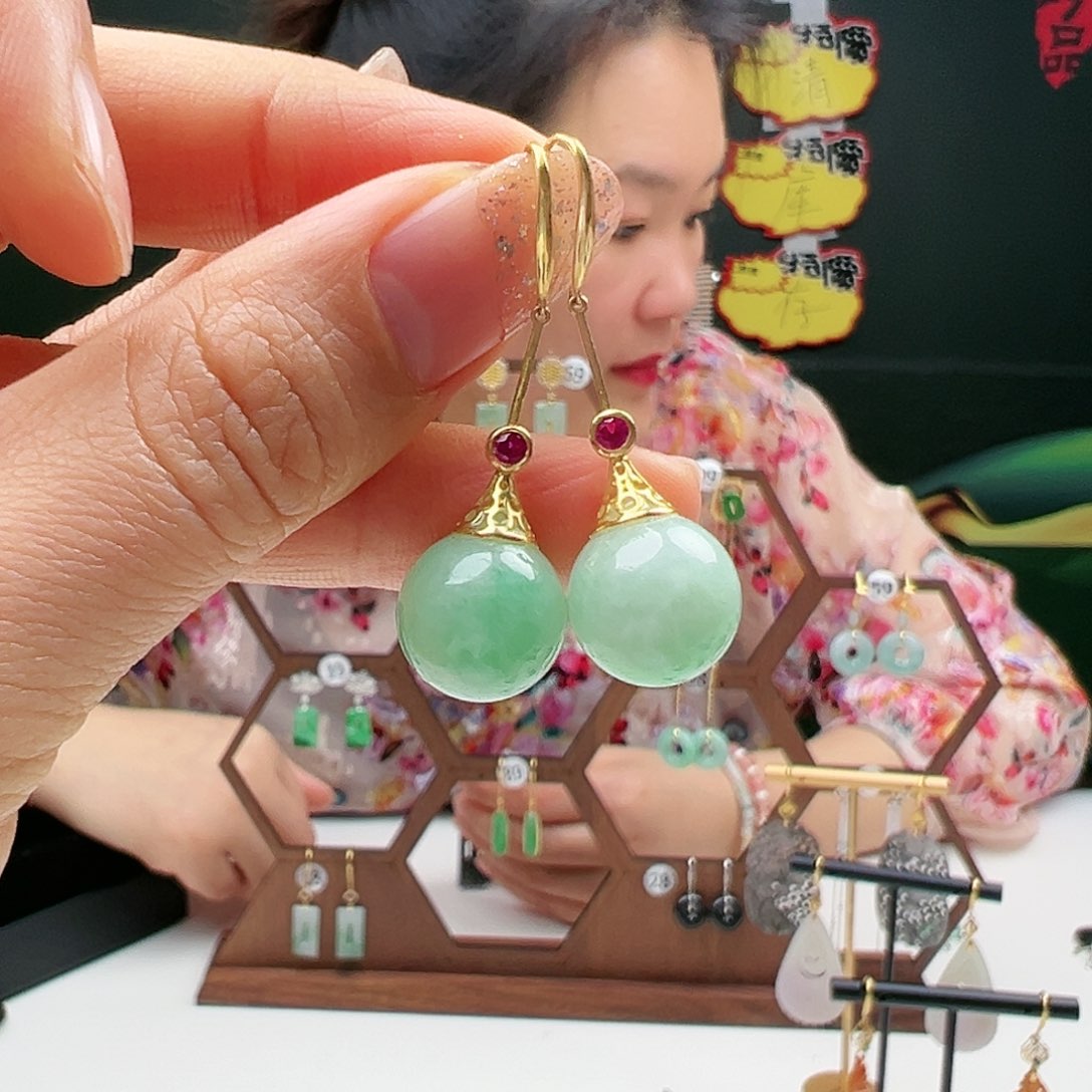 翡翠耳饰18K金镶嵌天然翡翠耳饰18k金镶嵌