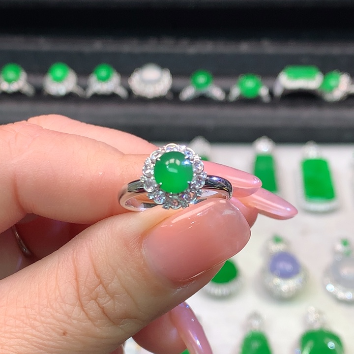 翡翠吊坠(不含链)18K金镶嵌