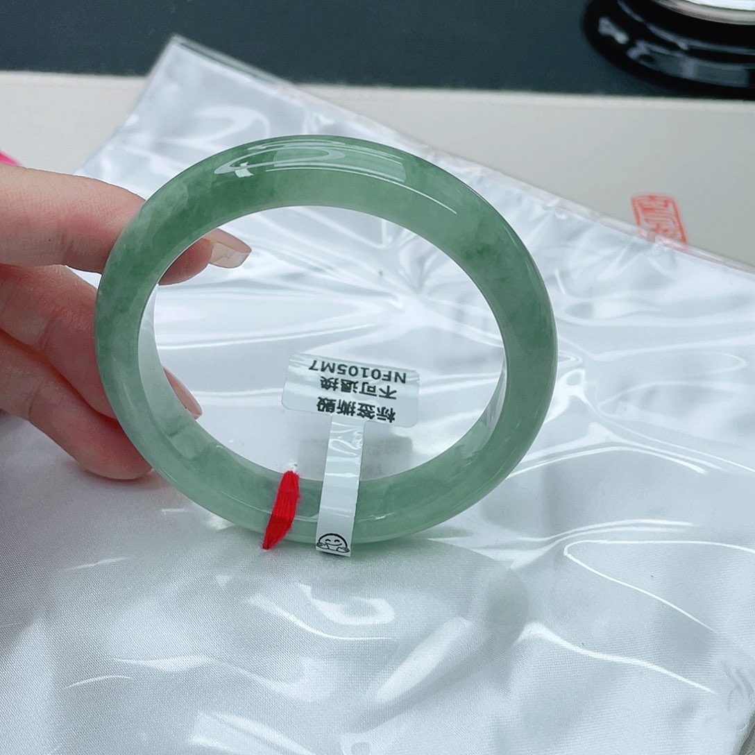 翡翠手镯未镶嵌正57.5