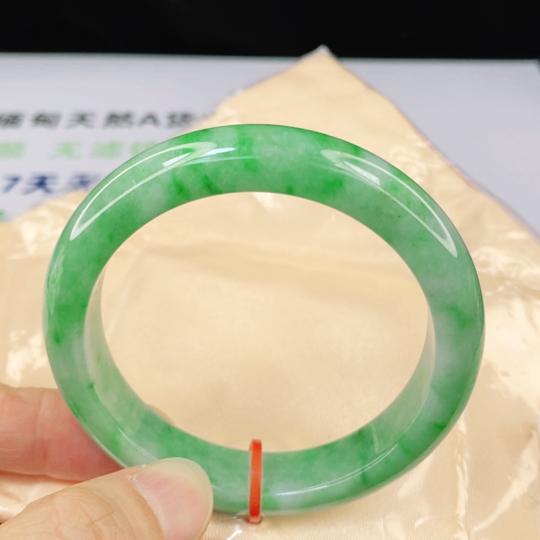 翡翠未镶嵌手镯54.5圈口正圈
