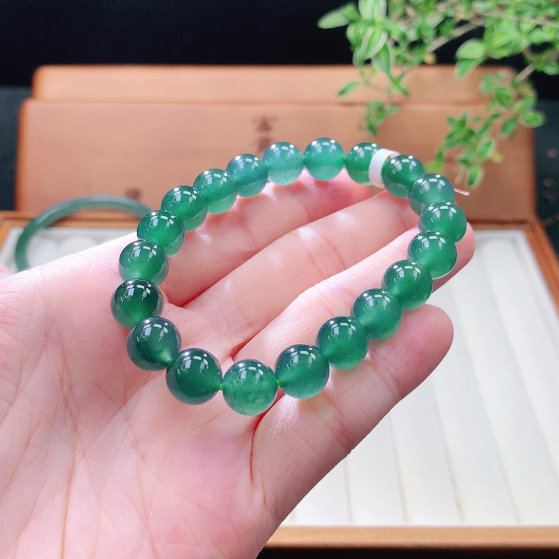 未镶嵌手镯（圆镯）翡翠