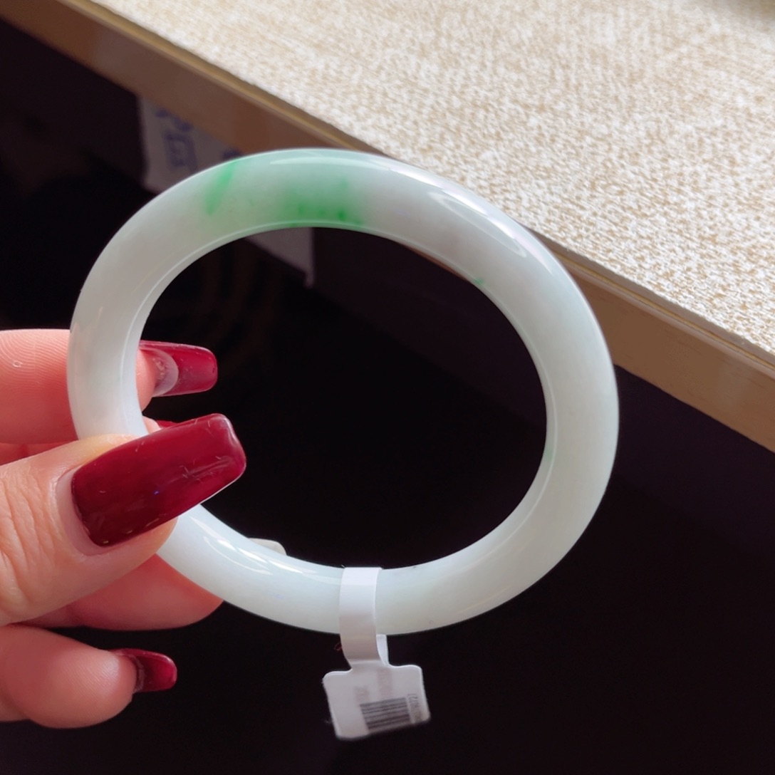 翡翠手镯未镶嵌手镯