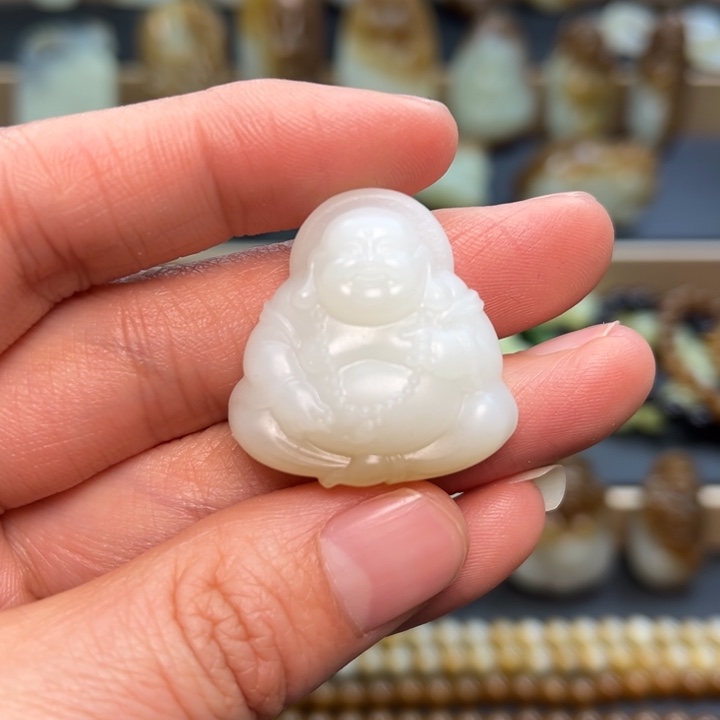 和田玉颈饰未镶嵌定制