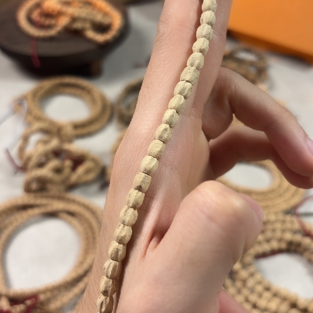 四***像柏香籽/百香籽吊坠