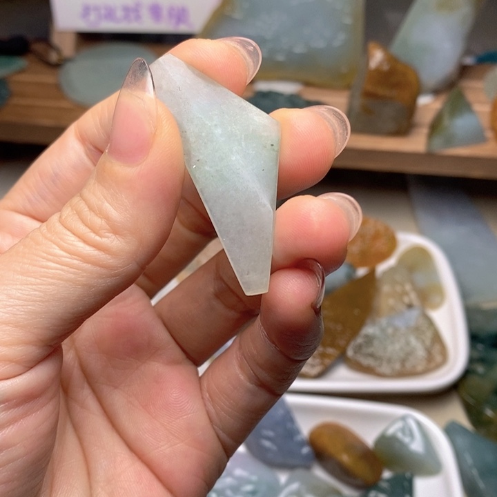 翡翠22K金镶嵌颈饰天然