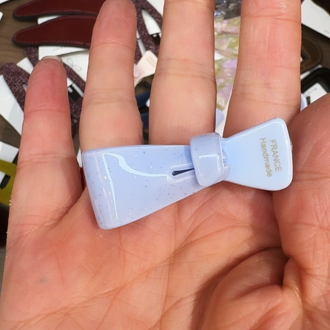 皮质非金属蓝色夹子