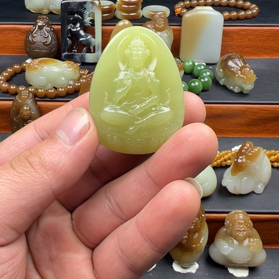 和田玉（糖玉）颈饰未镶嵌老*孩