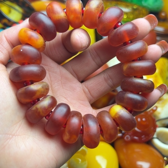 琥珀手串未镶嵌蜜蜡