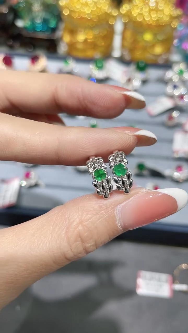 18K金镶嵌天然祖母绿耳饰唐塔麦穗款