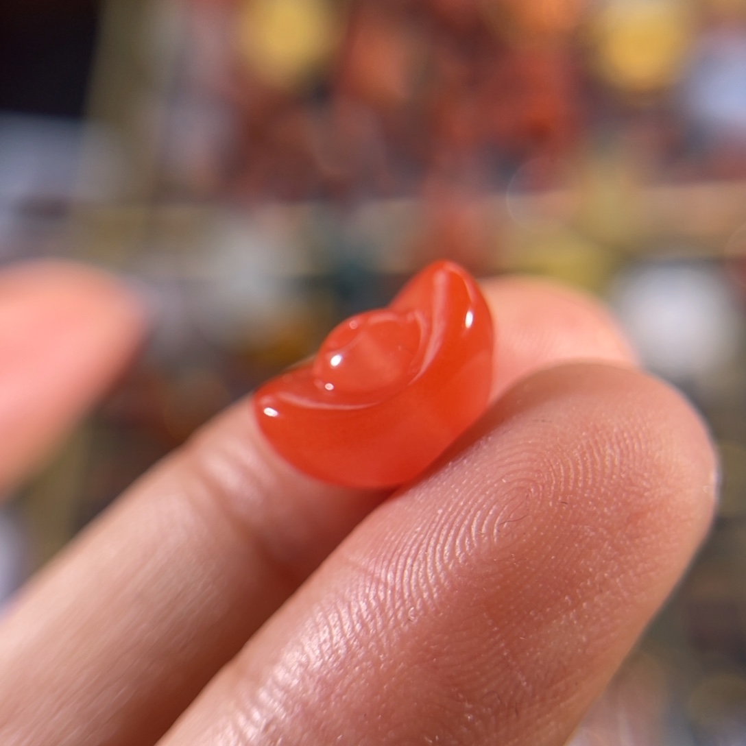 南红玛瑙大黑洞元宝不退换未镶嵌