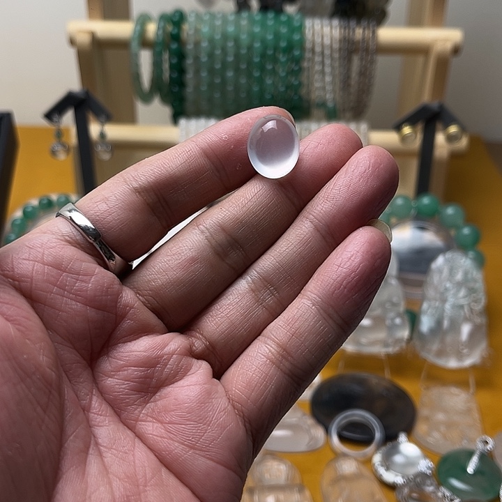 石英质玉蛋面未镶嵌迪****z