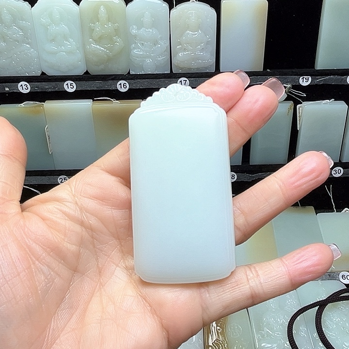 和田玉颈饰未镶嵌《**》