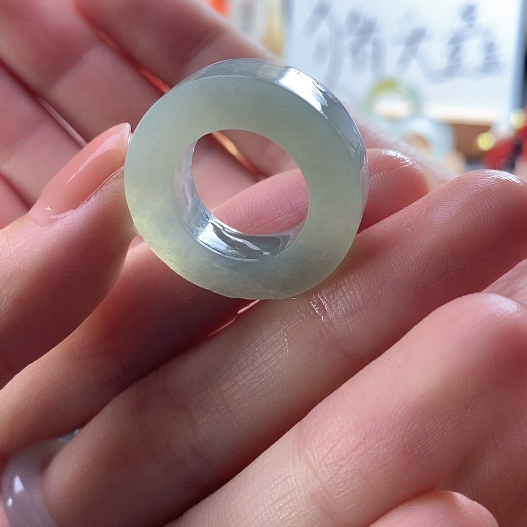 定制翡翠未镶嵌戒指
