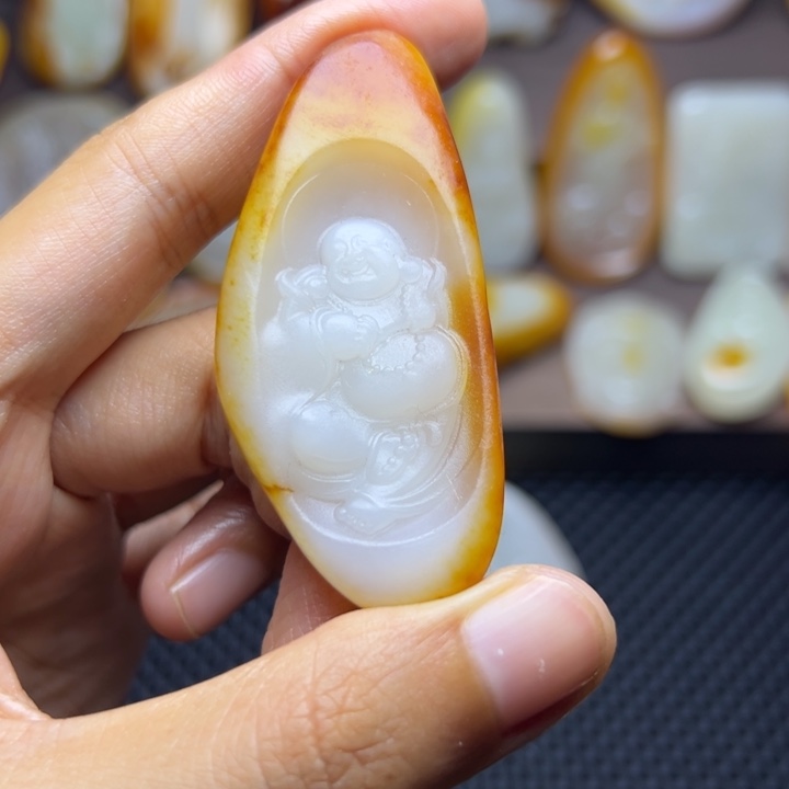颈饰未镶嵌和田玉