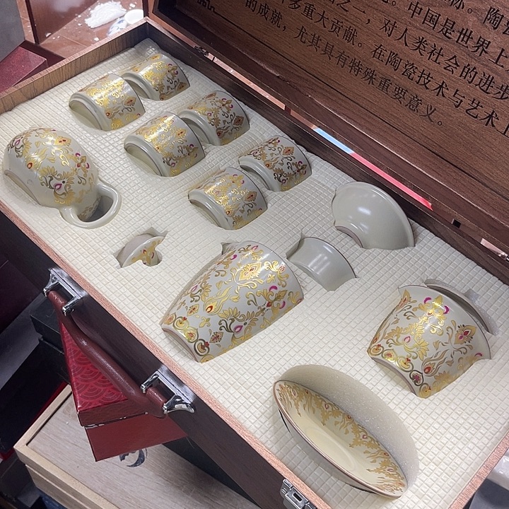 孤品茶具。                 