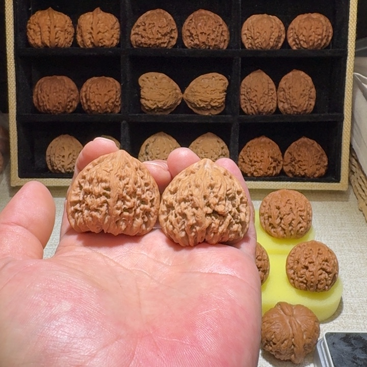 泰***室文玩核桃吊坠南疆石