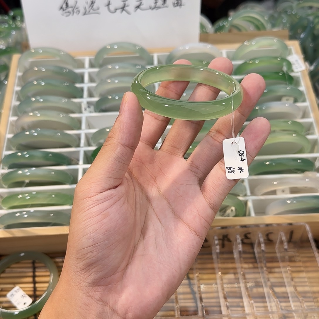 玛瑙/玉髓未镶嵌手镯圈口58.4