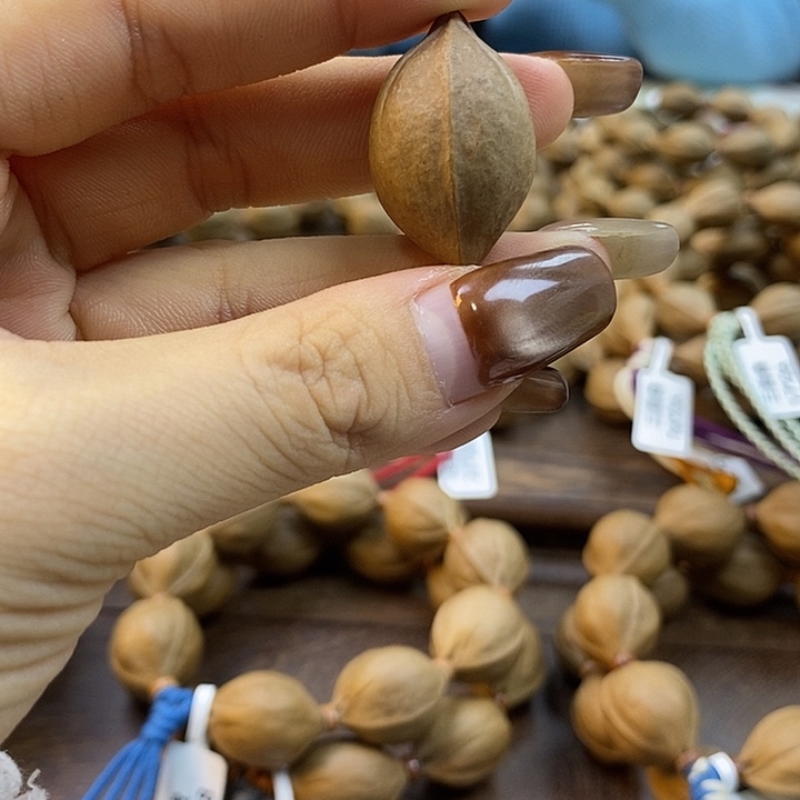 鼻***太吊坠橄榄核梅林铁核