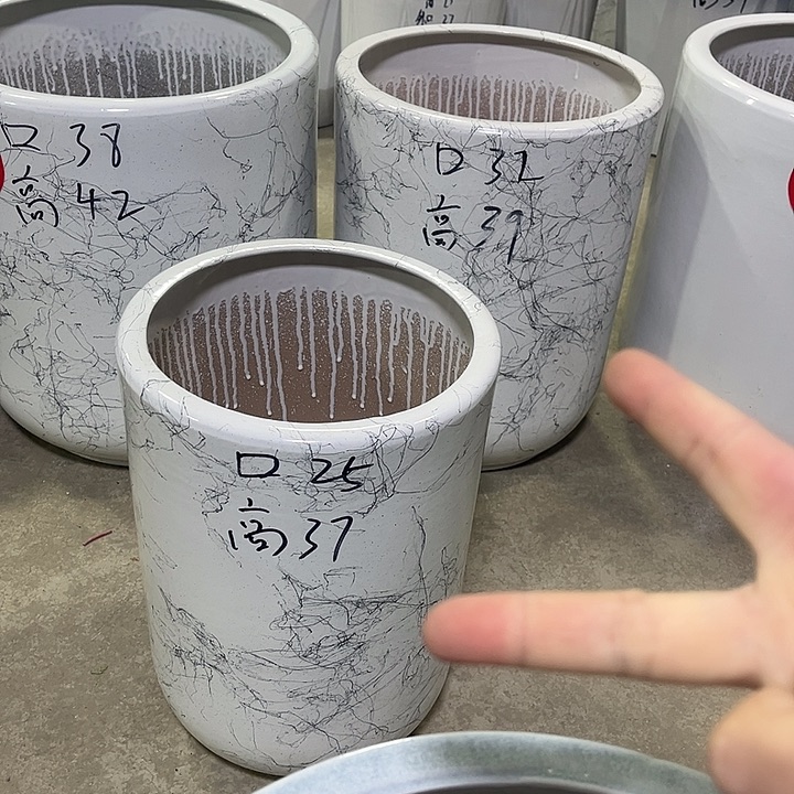 陶瓷大花盆大号加小号两个