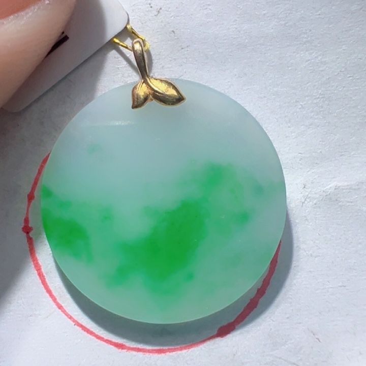 翡翠挂件18K金镶嵌翡翠