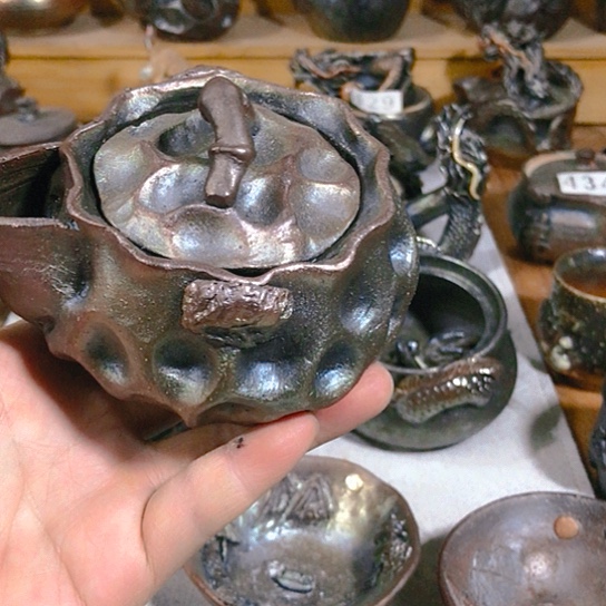 瓷片杰**峡微瑕的铁胎宝瓶