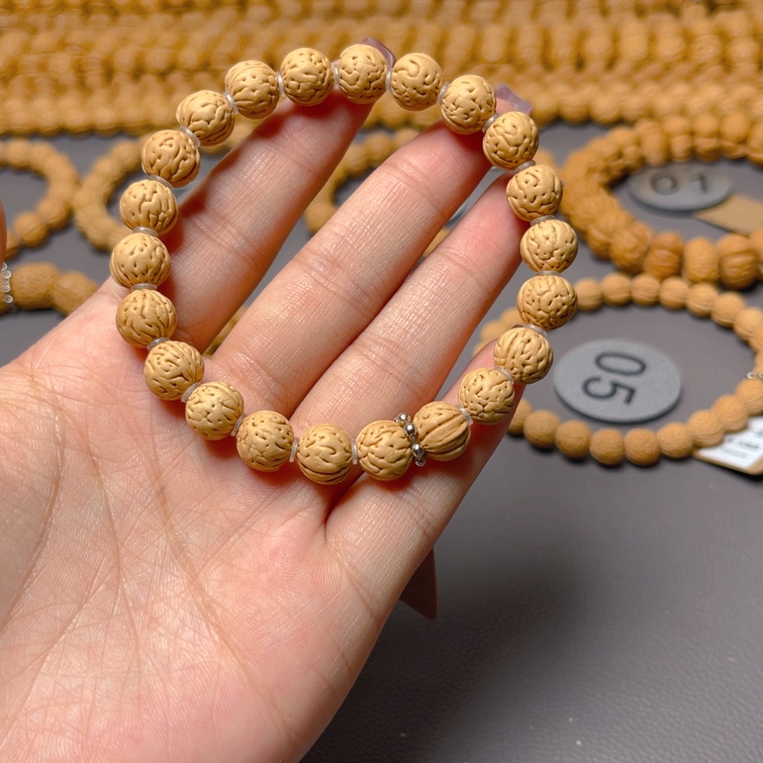 山***山吊坠桃核桃核手串