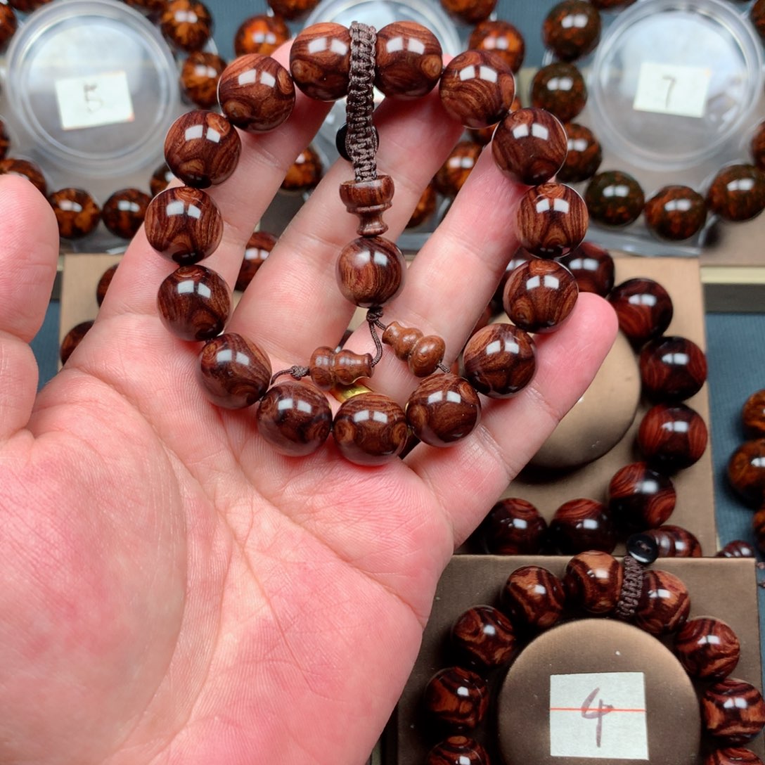 黄花梨/降香黄檀1.5奥特曼对眼鬼脸