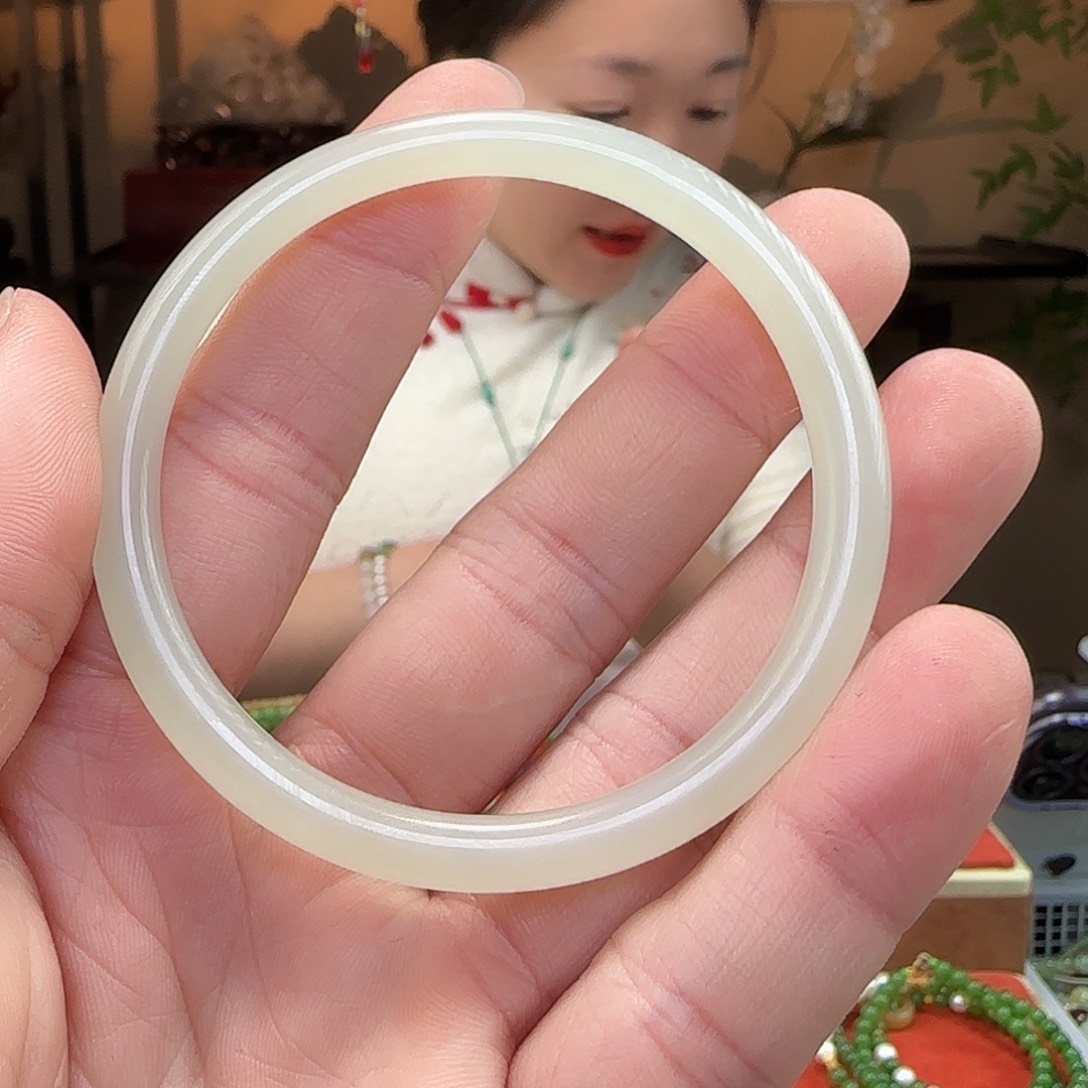 和田玉手镯未镶嵌56.7