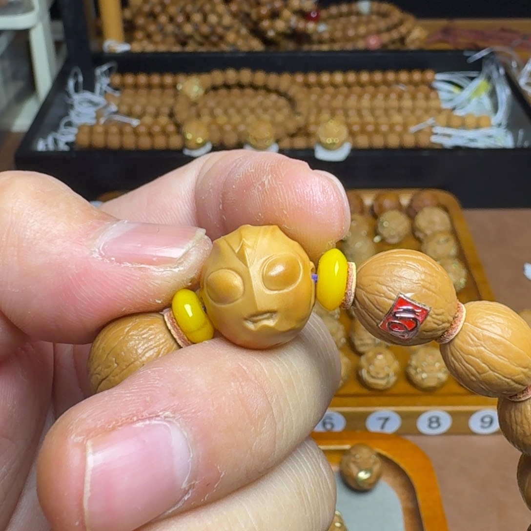 大***鸡核桃手串/手链奥特曼三通