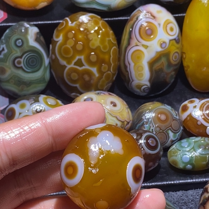 玛瑙/玉髓未镶嵌珠宝半成品173