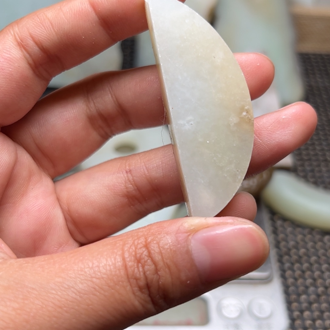 和田玉未镶嵌项链