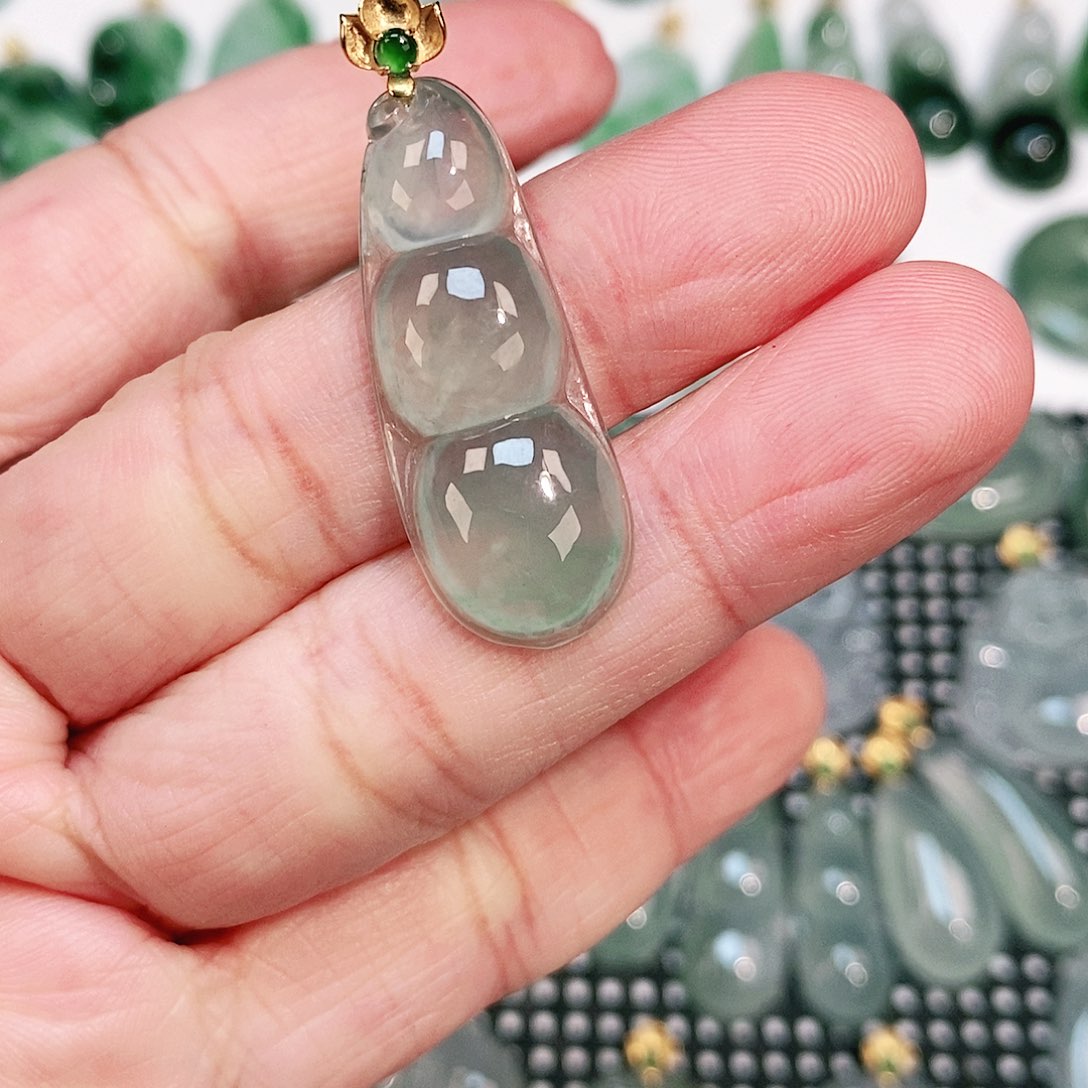 翡翠颈饰18K金镶嵌吊坠