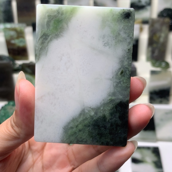 未镶嵌独山玉颈饰