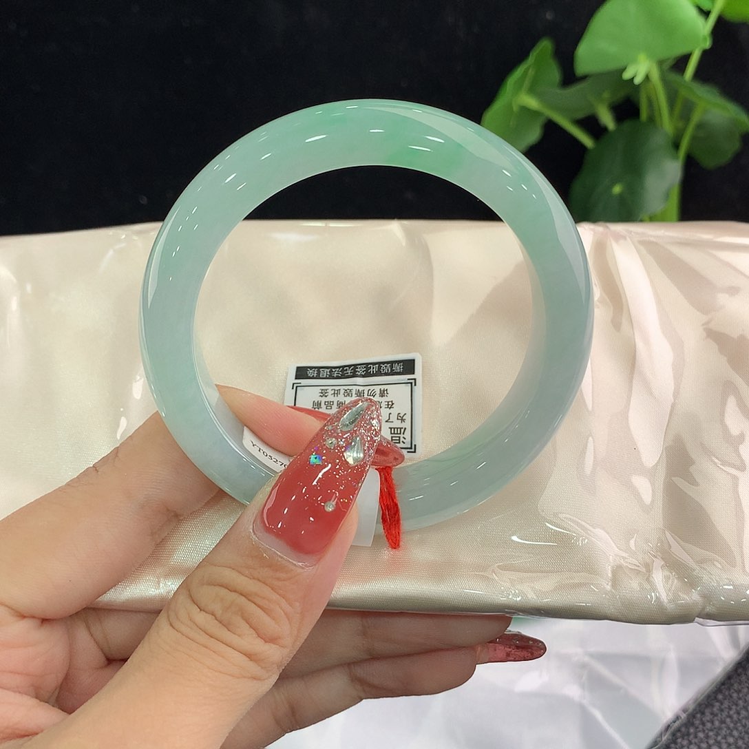 翡翠手镯未镶嵌k***y正55