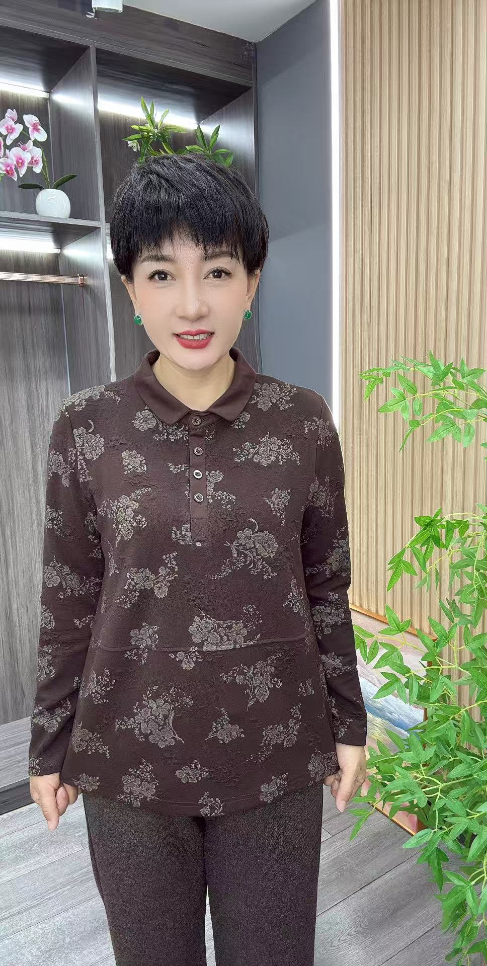  翻领提花中老年上衣