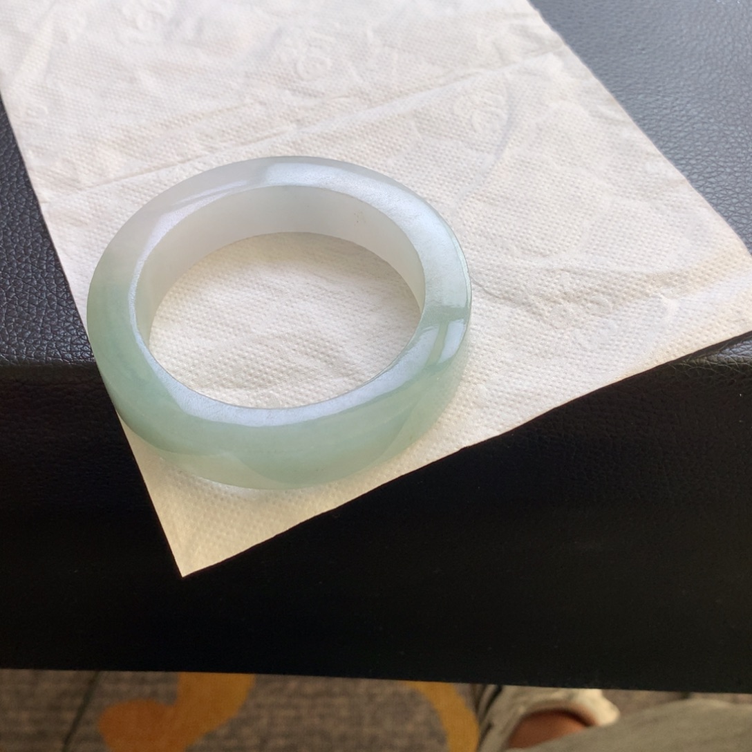 泓***汐定制翡翠未镶嵌手镯