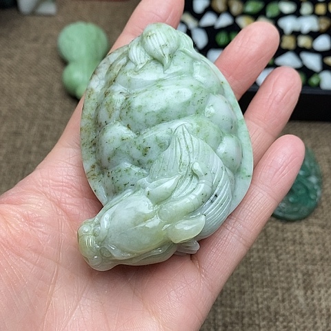 独山玉颈饰未镶嵌