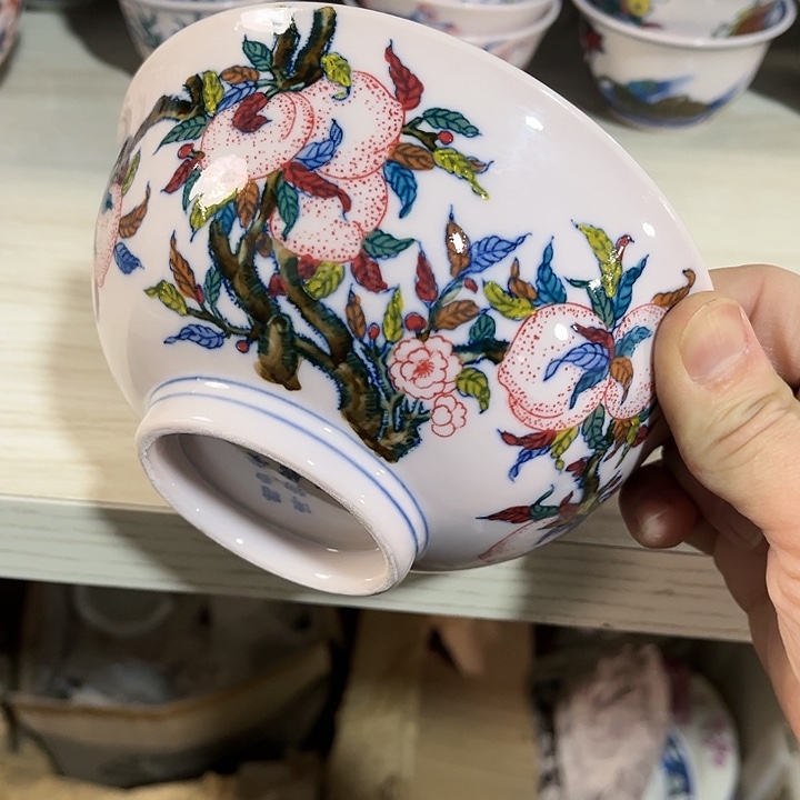 瓷片////////直径15厘米。红。