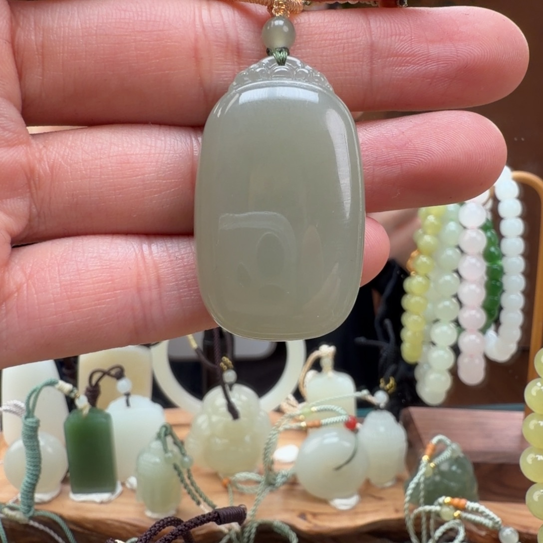 和田玉未镶嵌颈饰