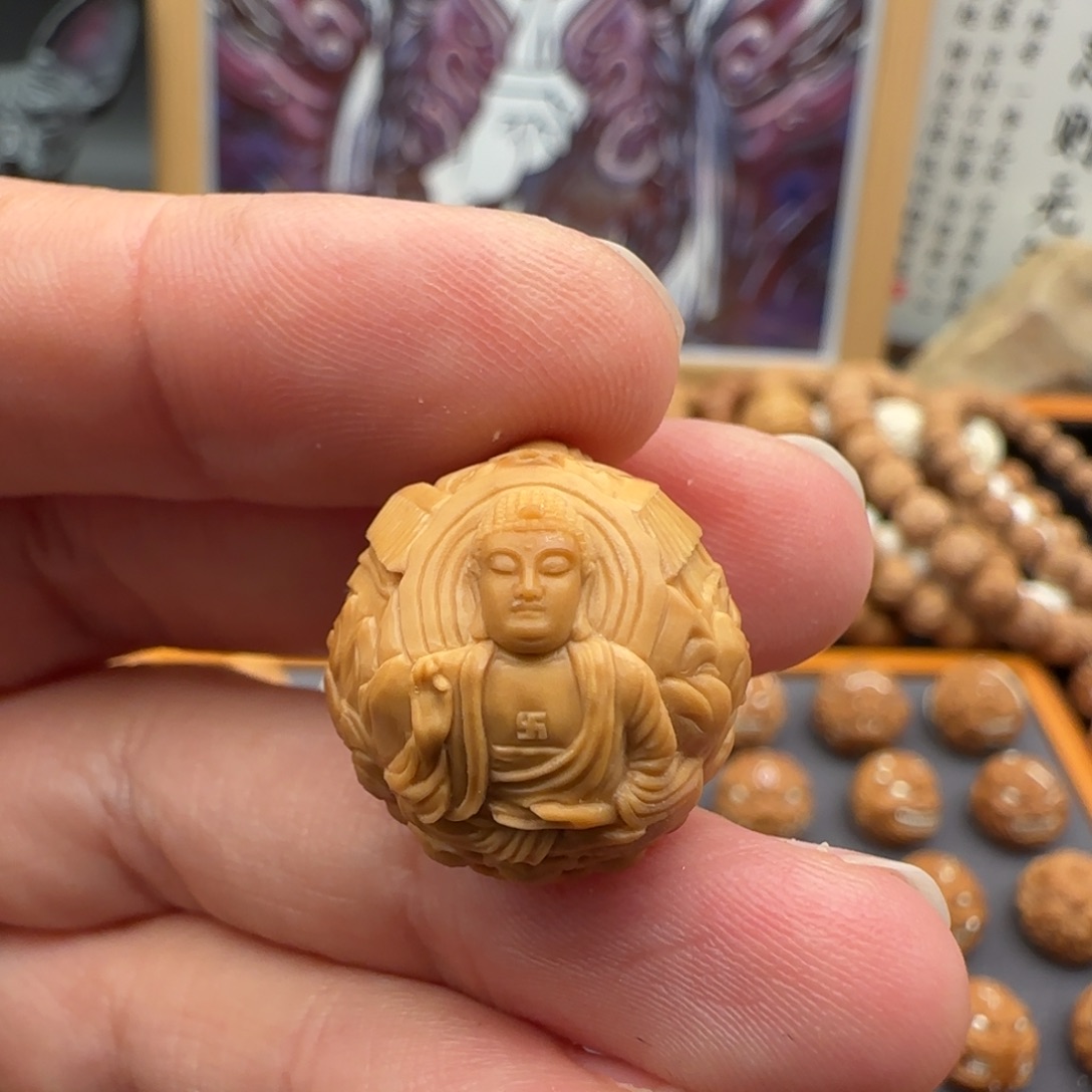 猴头核桃吊坠大日如来