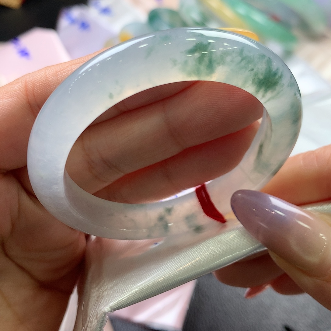 翡翠未镶嵌手镯53.6贵妃