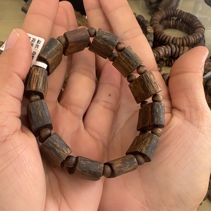 沉香手串张勺子多样性发货一条卡21-20克