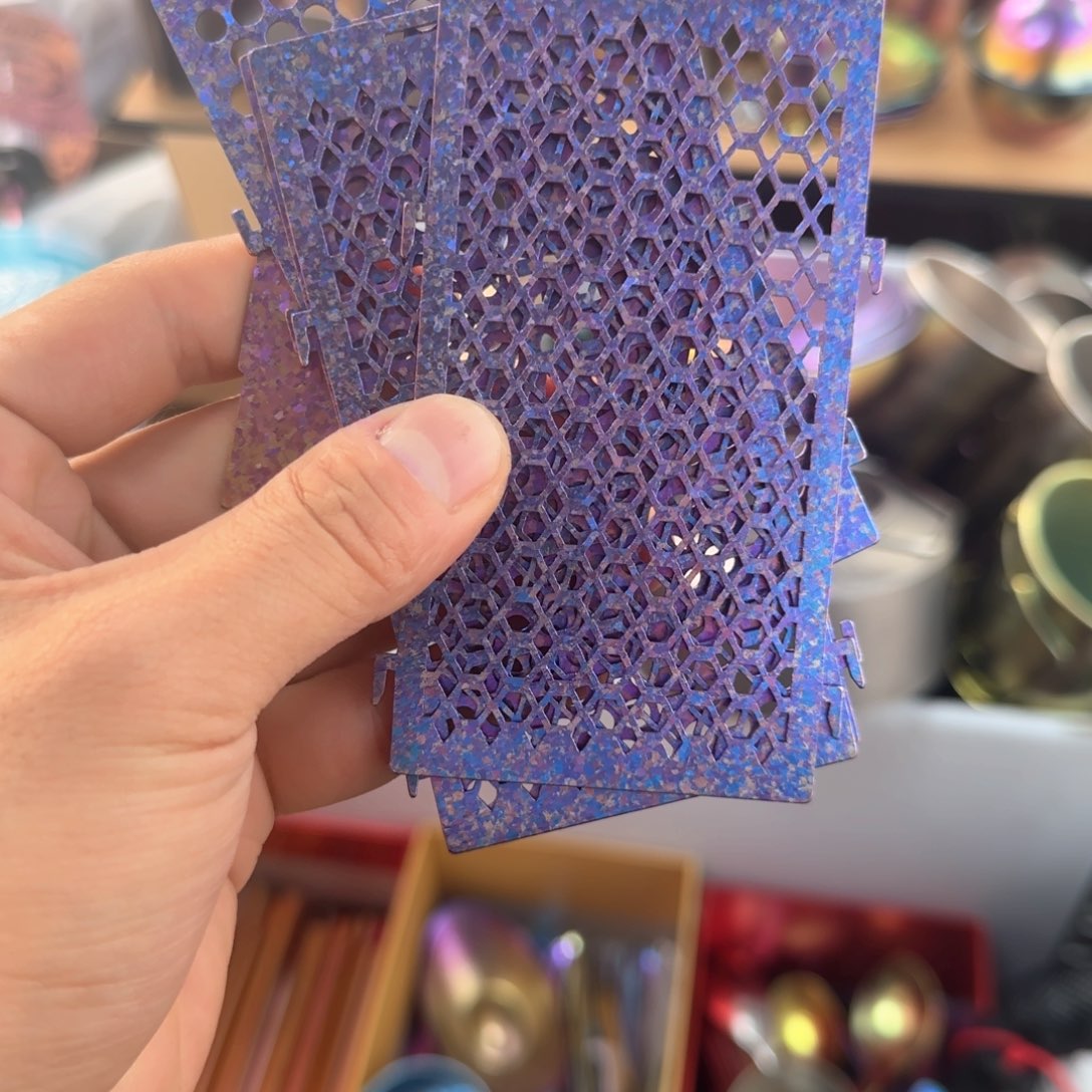 金属一个紫色灯罩微瑕