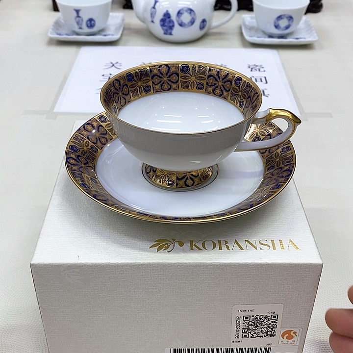 摆件?*颜进口瓷器香兰社