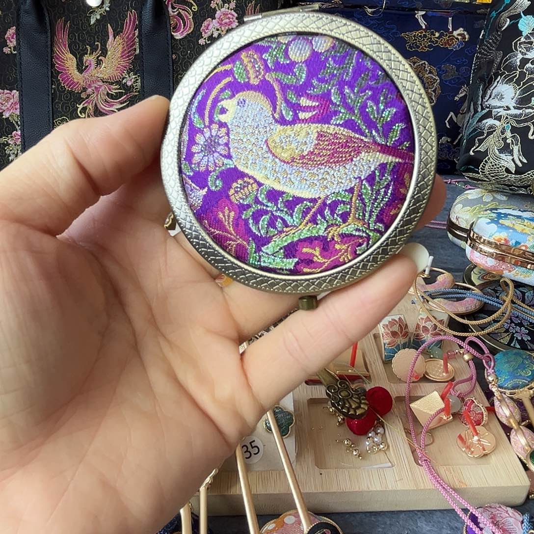 布艺非金属镜子一个