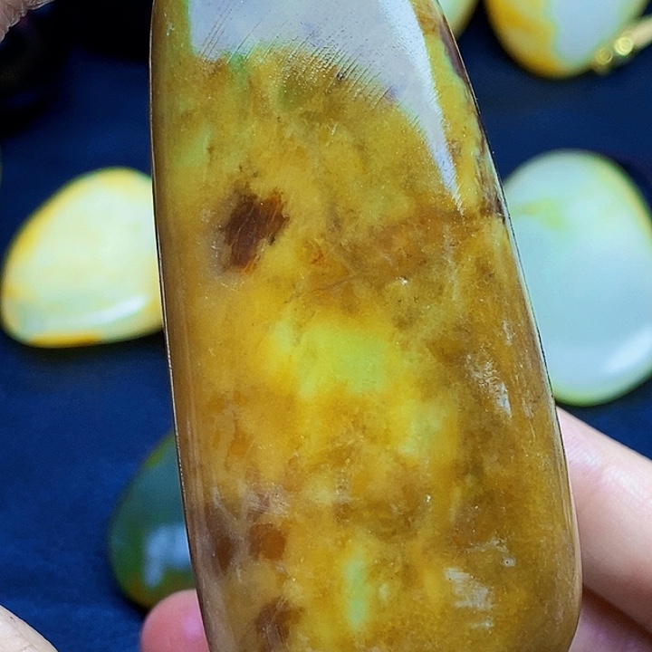 和田玉未镶嵌珠宝半成品