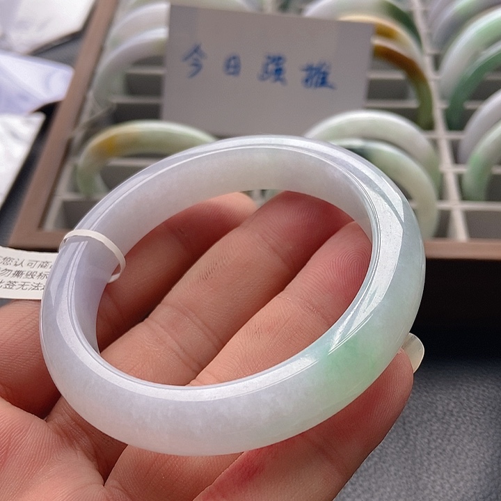翡翠未镶嵌手镯11