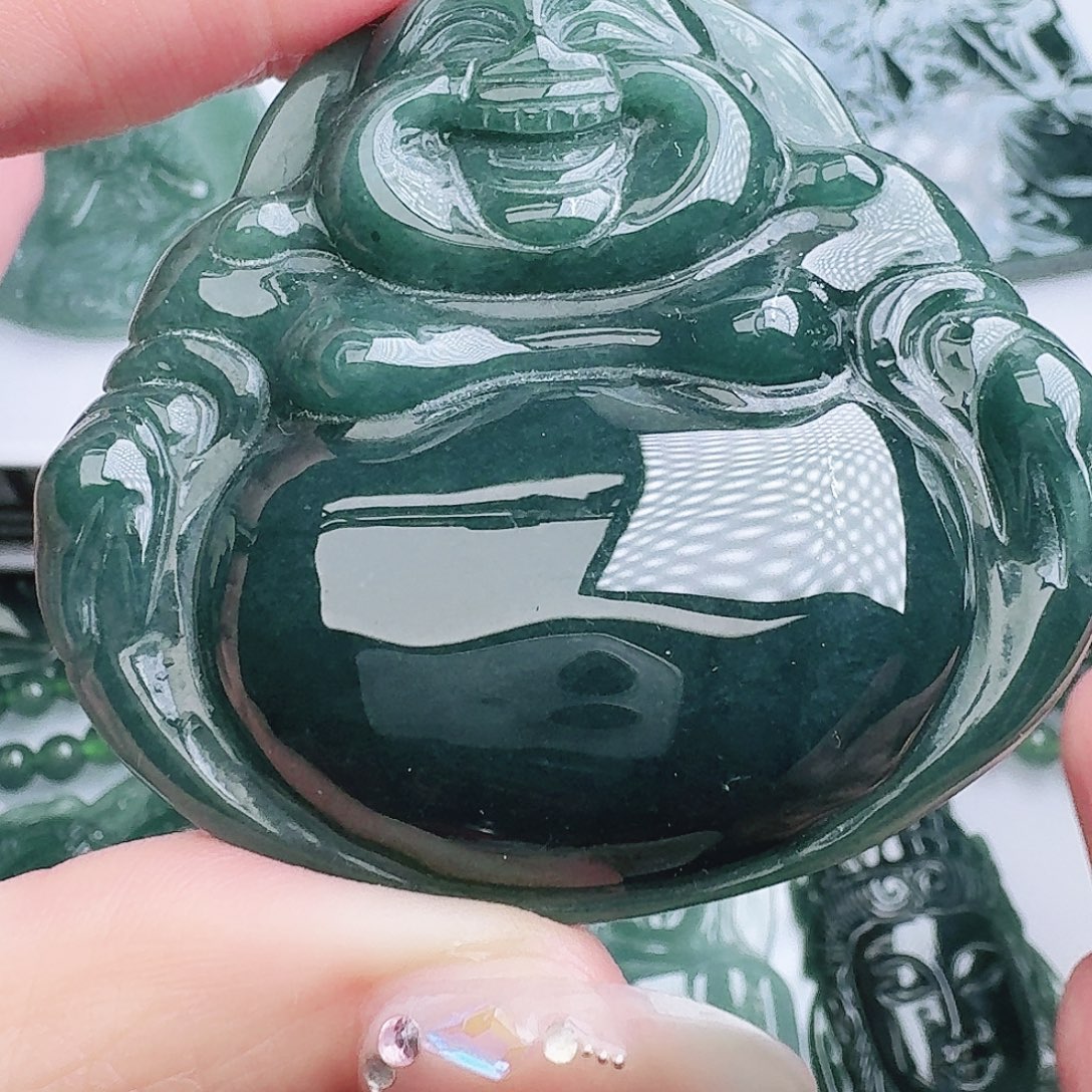 翡翠未镶嵌颈饰多样性发其一