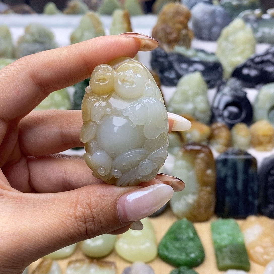 和田玉未镶嵌颈饰