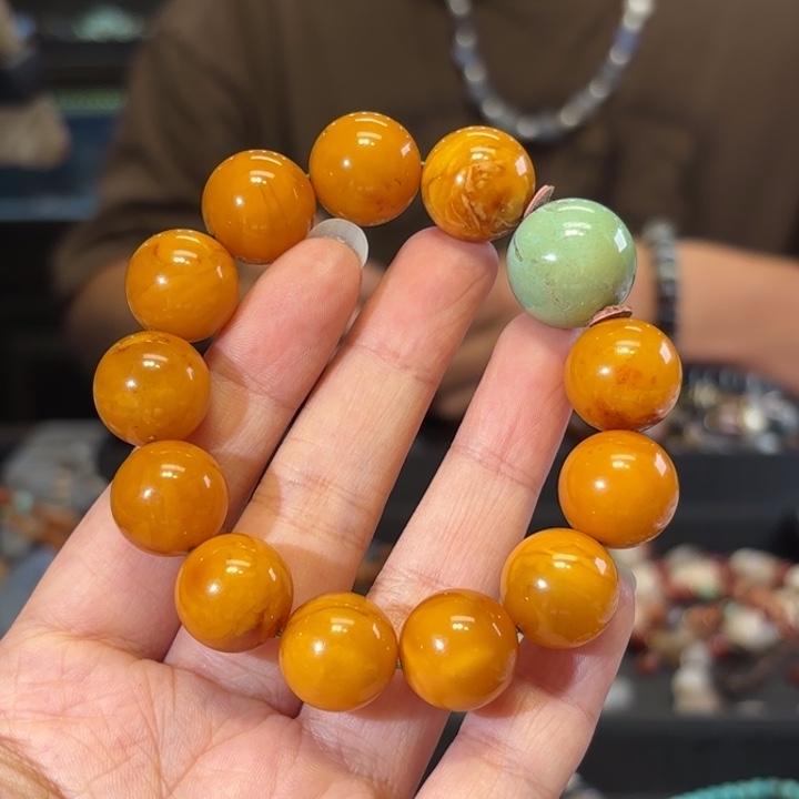 菠***哥蜜蜡未镶嵌颈饰蜜蜡